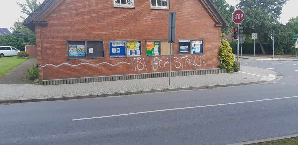 Vandalismus an der alten Dorfschule