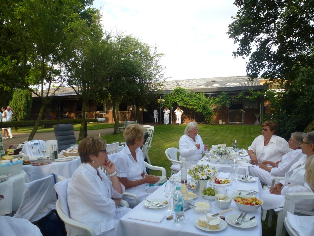 Dinner in Weiß auf dem Möschenhof am 11.07. ab 17.00 Uhr